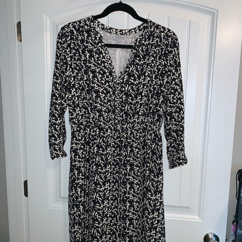 Knee length dress with built in slip